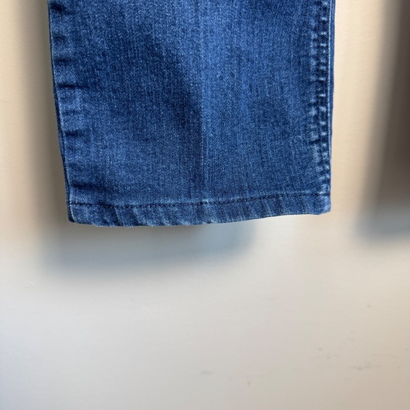 Jones New York Women's Lexington Straight Missy Jeans Medium Wash 12 Short - Picture 2 of 16